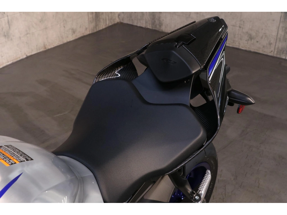2026 Yamaha Yzf-r1m alt