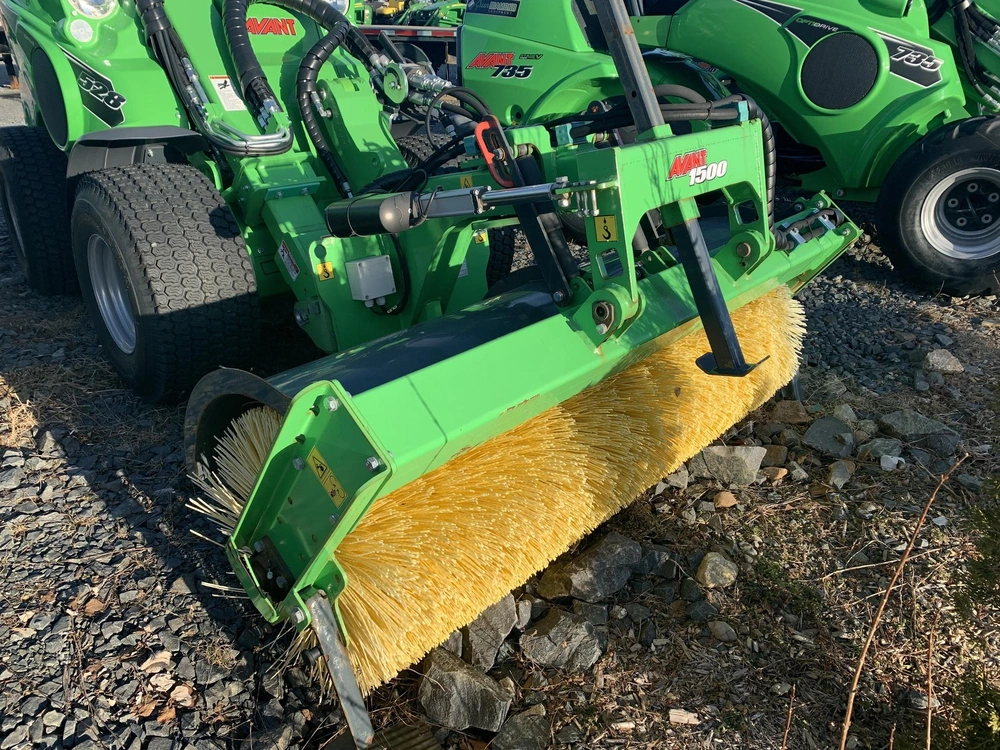Avant Front Mounted Rotary Broom 2022 alt