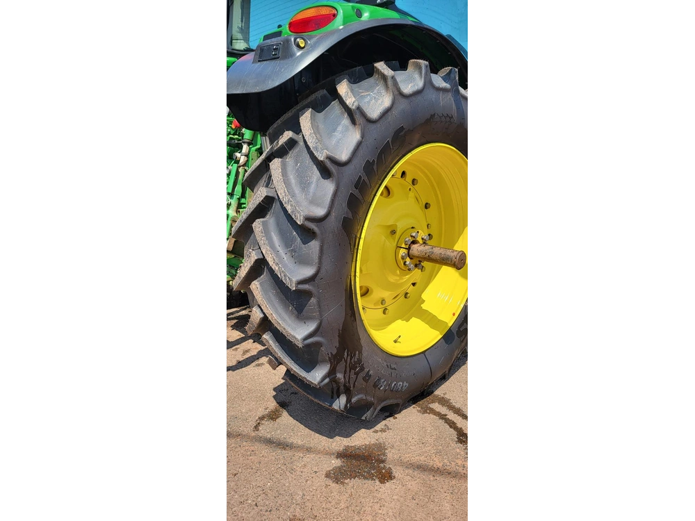 2023 John Deere 6r 155 alt
