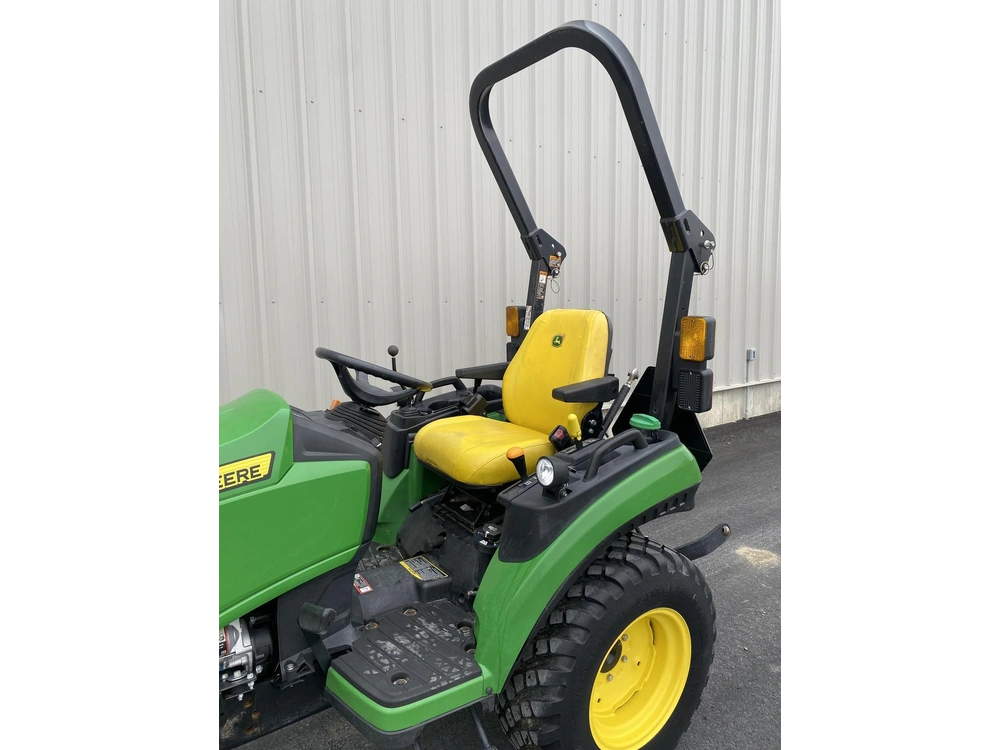 2021 John Deere 2025r alt