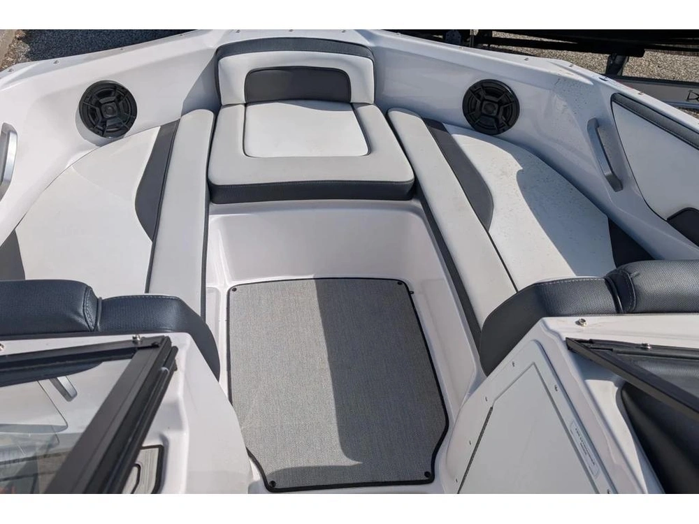 2021 Yamaha Sx195 Only 89 Hours! 250 Horsepower! 50 Mph + Super Clean! ! $56995 Plus Hst & Licensing. Finance For $124 Weekly With No Downpayment! Trades Welcome. alt