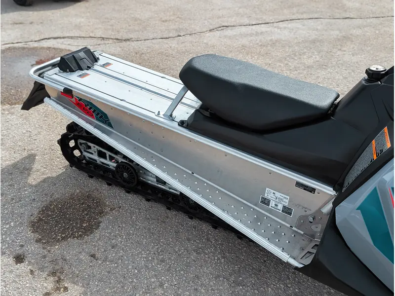 Polaris 550 RMK EVO 144 // Stealth Gray w/ GB Trail Muffler & Electric Visor Plug 2024