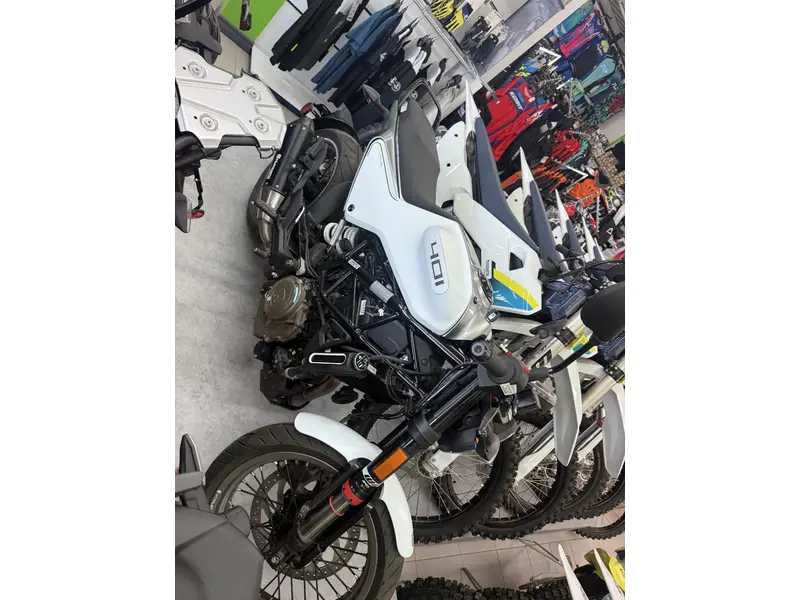 2022 Husqvarna VITPILEN 401 thumbnail 2
