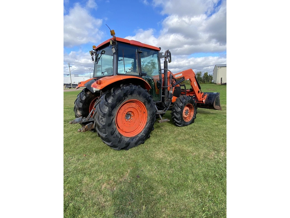 Kubota M110 2010