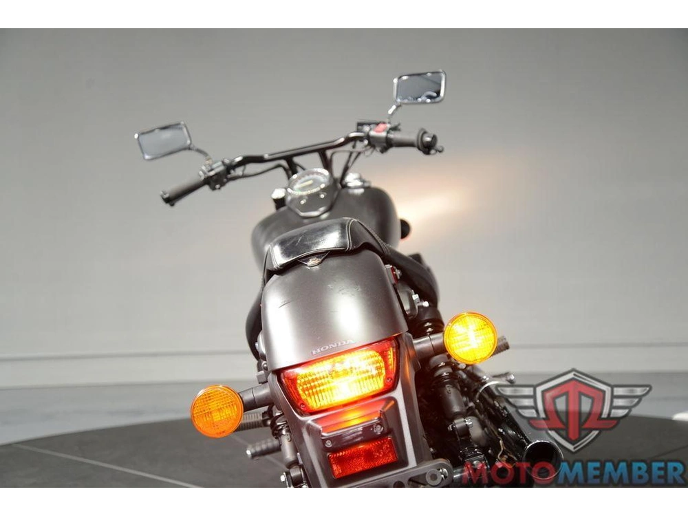 2022 Honda Shadow Phantom alt