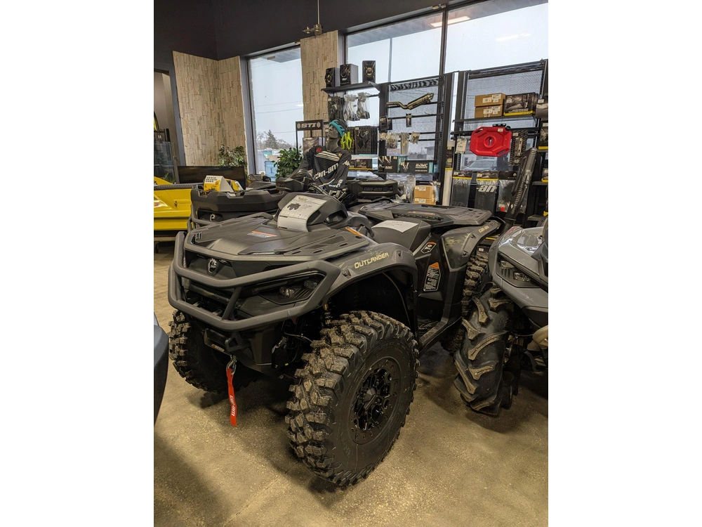 2026 Can-am Outl Bac 1000r Ca 26 4nte alt