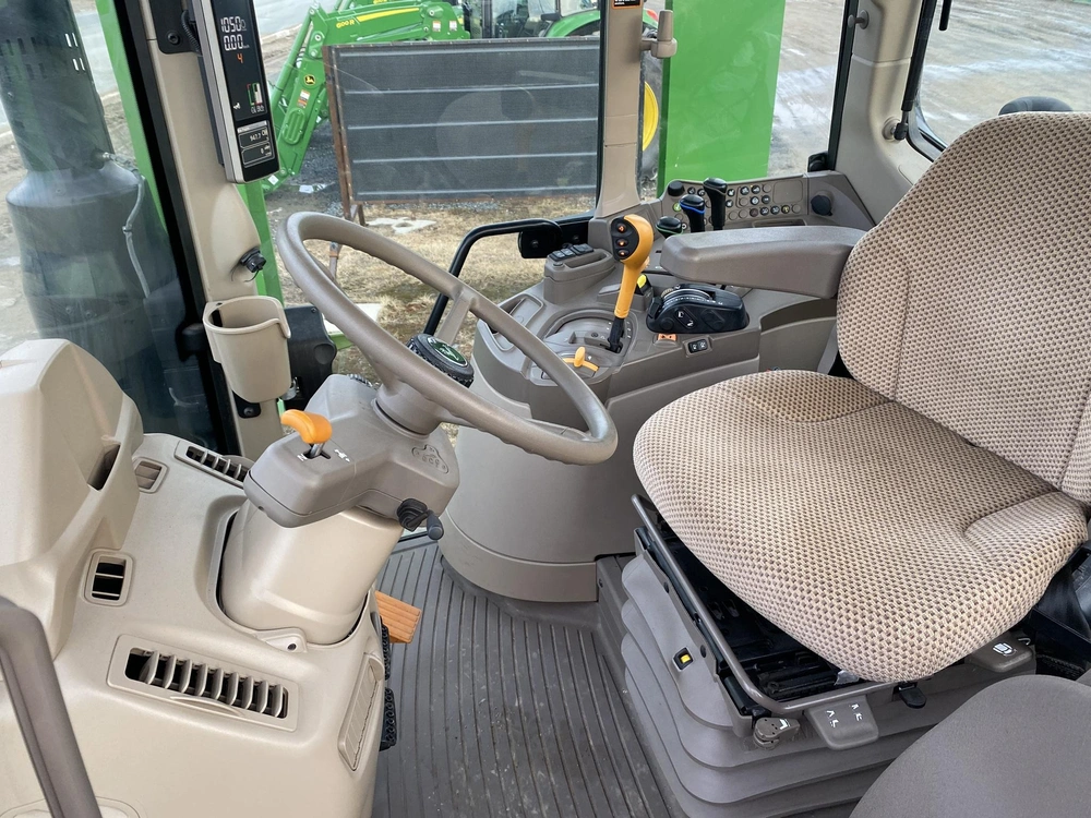 2022 John Deere 6120m alt
