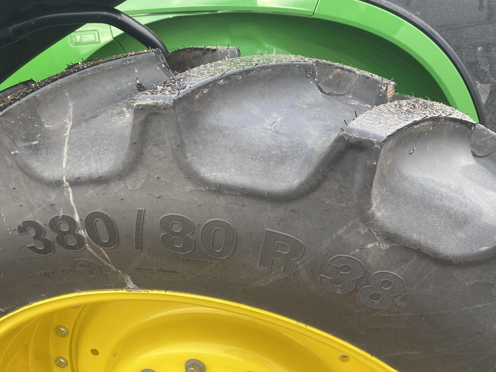 2023 John Deere 7r 210 alt
