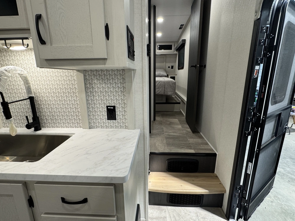 Coachmen Chaparral 27bar 2026 alt