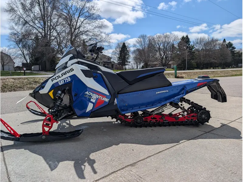 Polaris 850 Indy Adventure 137 2023