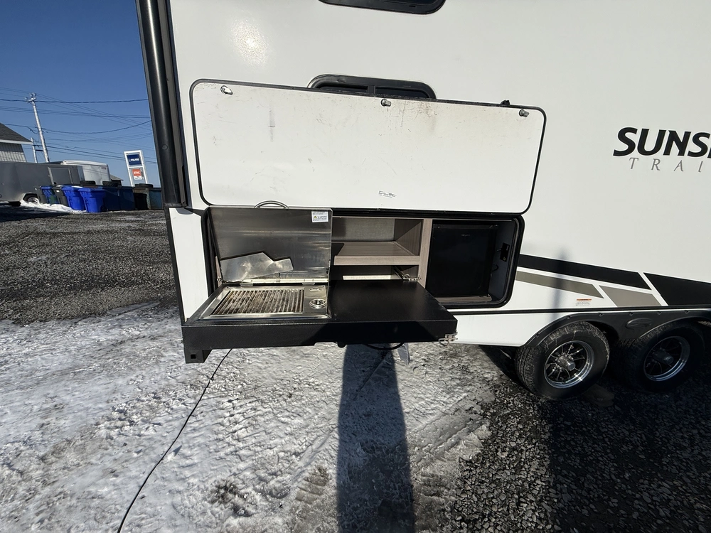 Sunset Trail 242bh 2022 alt