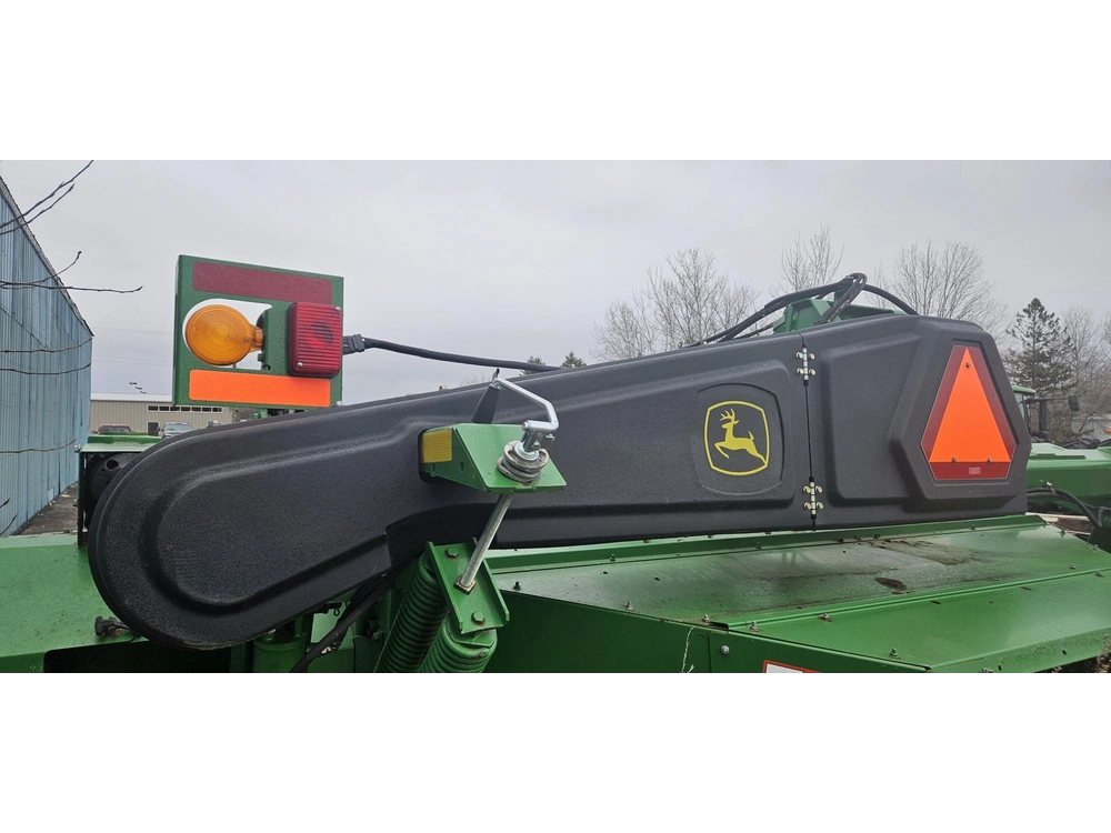 2015 John Deere 956 alt