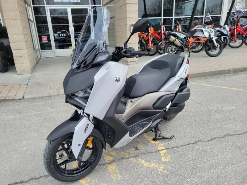2023 Yamaha Xmax 300 alt