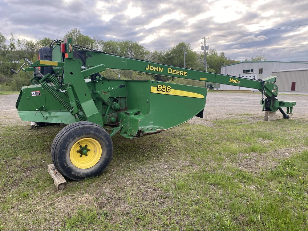 2015 John Deere 956 alt