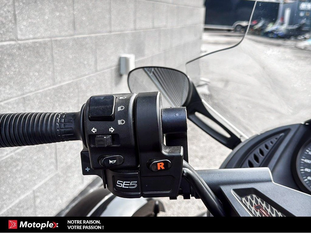 Can-am Spyder Rss Se5 Akrapovic 2011 alt