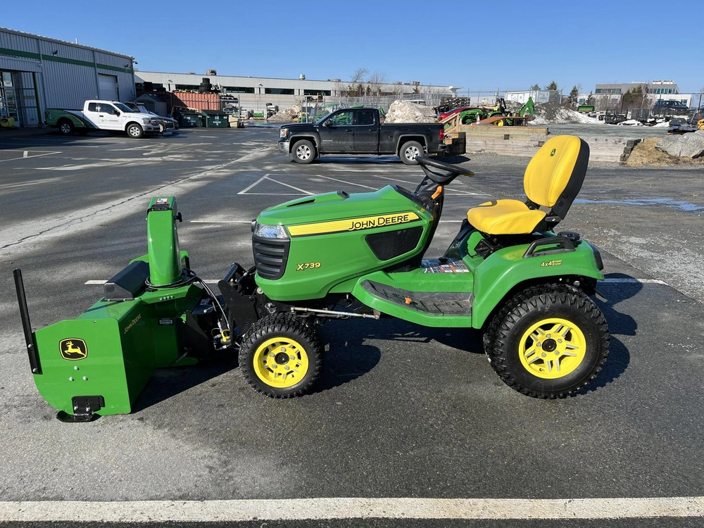 2021 John Deere X739 alt