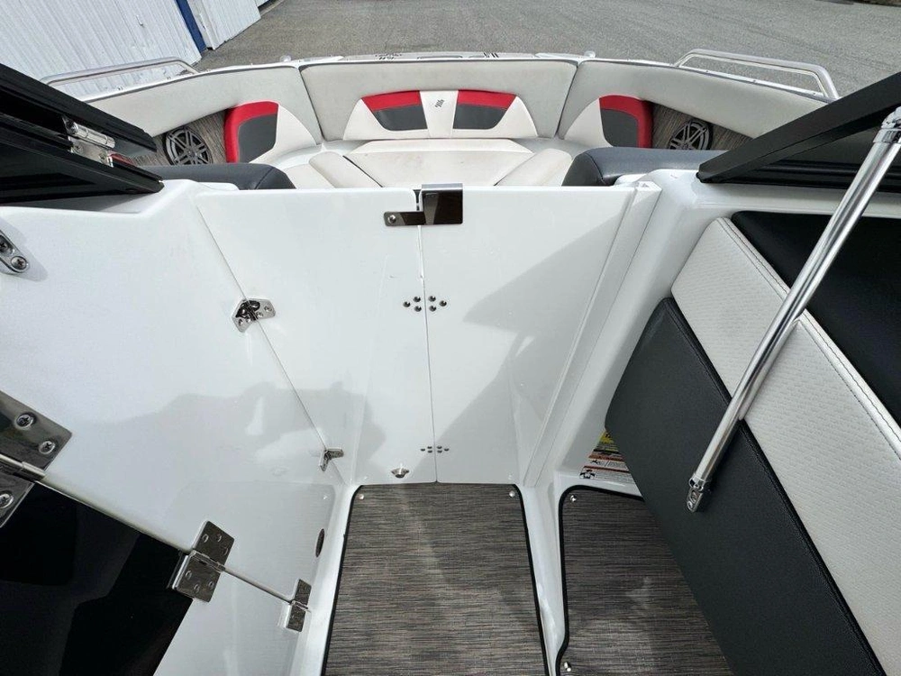 2020 Four Winns Hd220 Surf alt