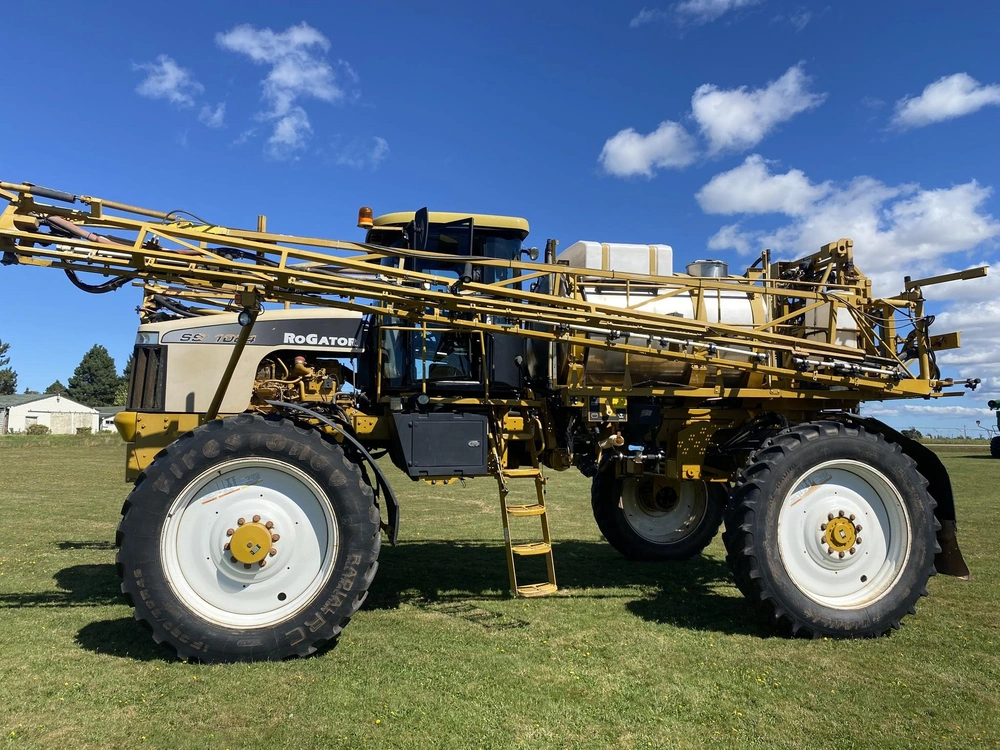 Rogator 1084 2009 alt