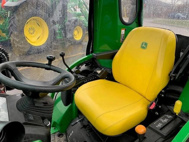 2022 John Deere 2025r alt