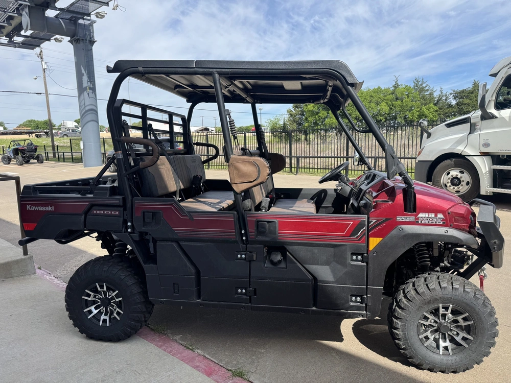 2026 Kawasaki Mule™ Pro-fxt™ 1000 Platinum Ranch Edition Platinum Ranch Edition alt