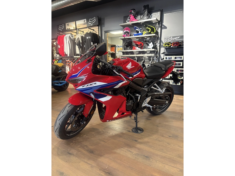 2026 Honda Cbr 650 Ract alt