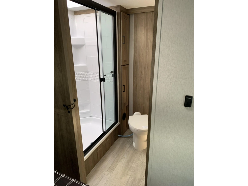 Coachmen Freedom Express 245rks 2026 alt