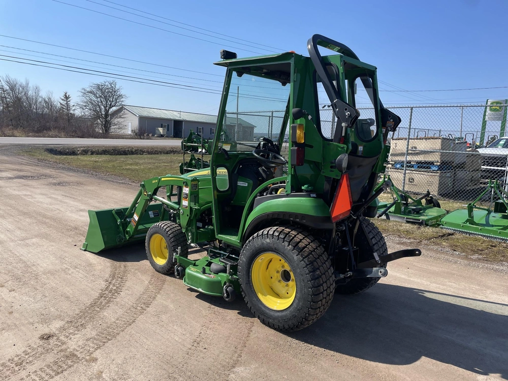 2022 John Deere 2025r alt