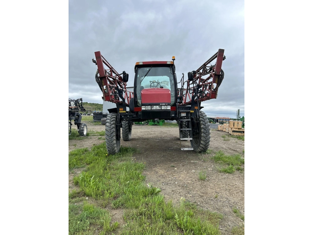 Case Ih Patriot 3330 2011 alt