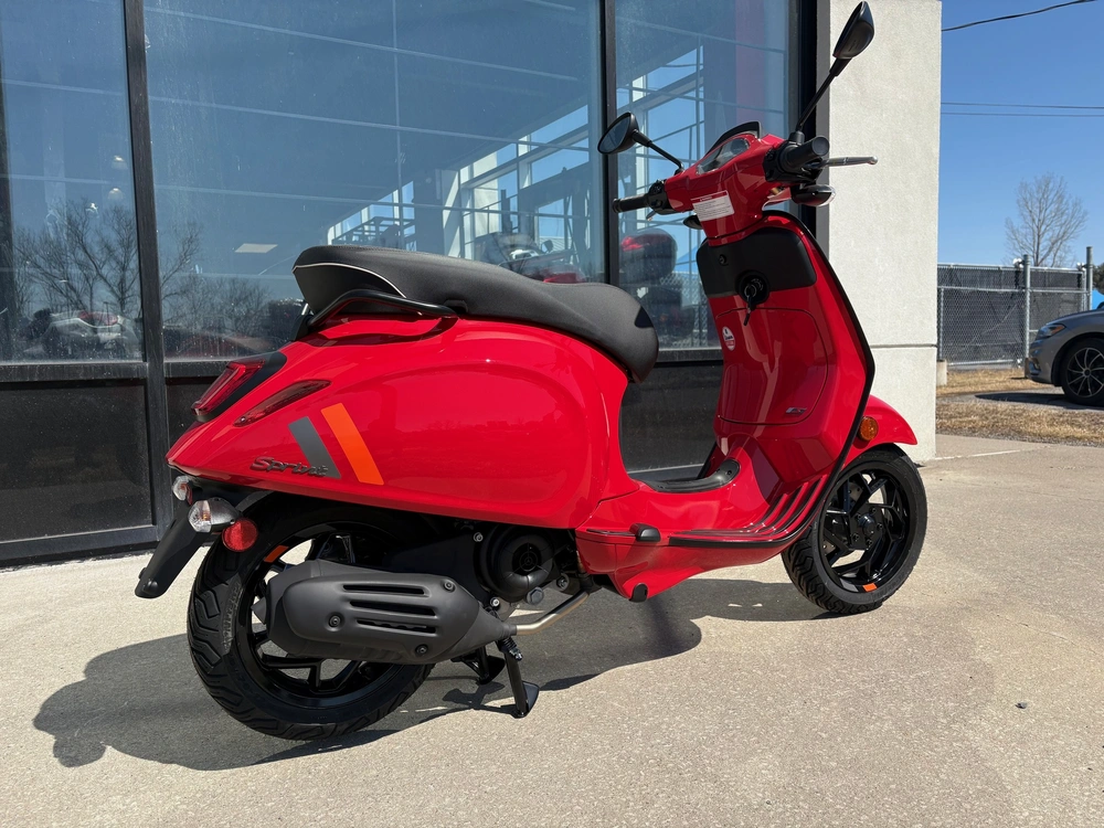 2025 Vespa Sprint 50 alt