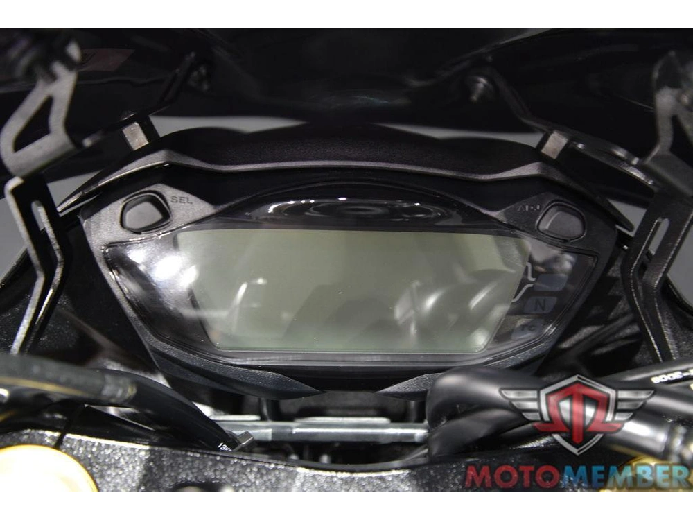 2023 Suzuki Gsx-s750z alt