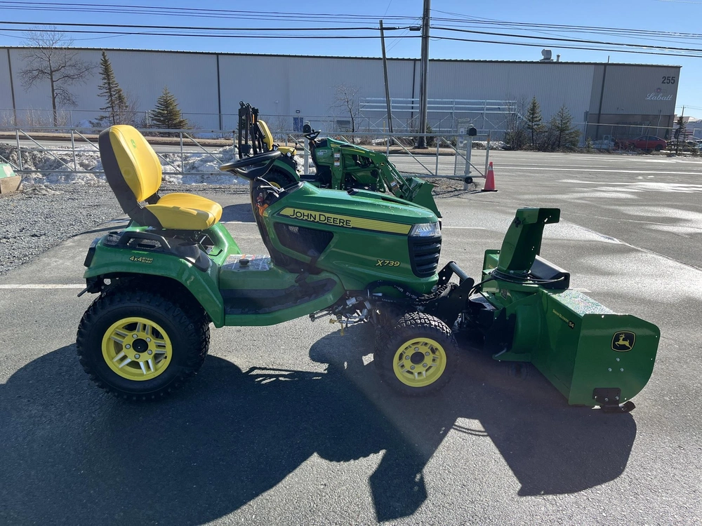 2021 John Deere X739 alt