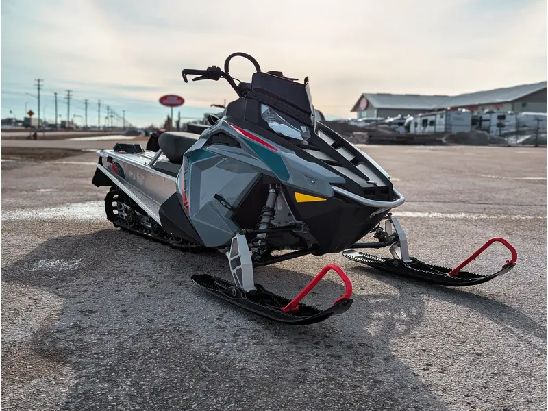 Polaris 550 RMK EVO 144 // Stealth Gray w/ Electric Visor Plug 2024