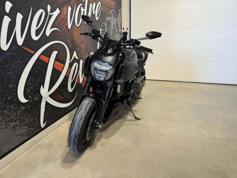 Ducati Diavel 2015 alt