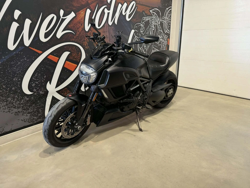 Ducati Diavel 2015 alt