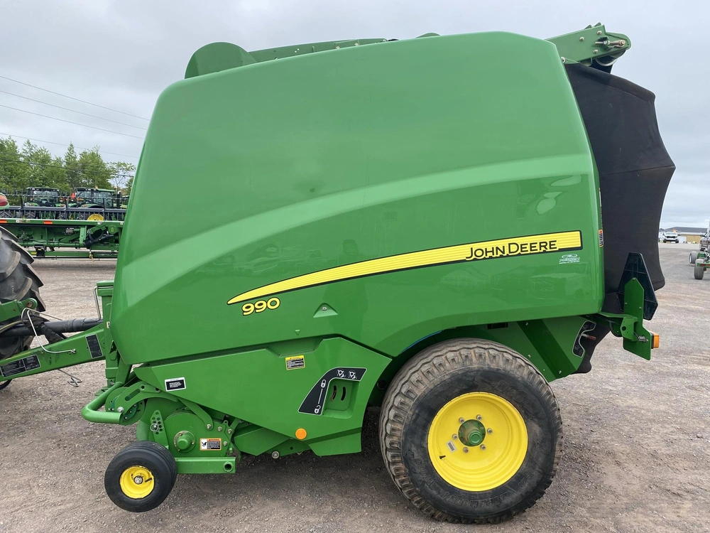 2015 John Deere 990 alt