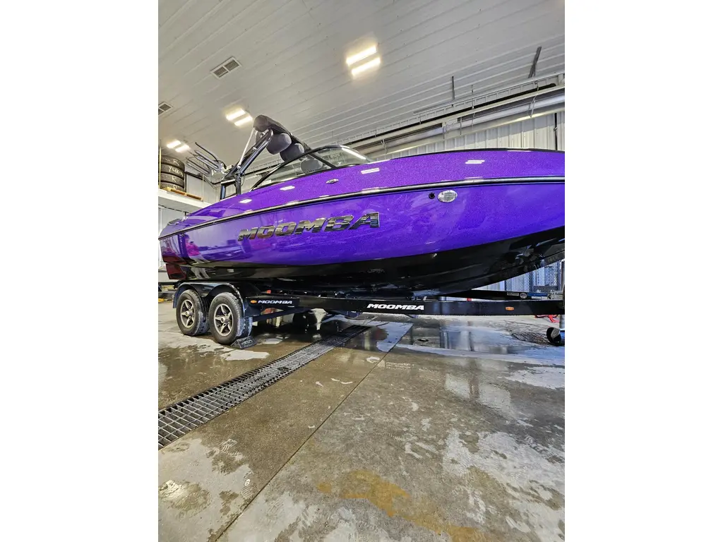 2016 Moomba Craz Surf