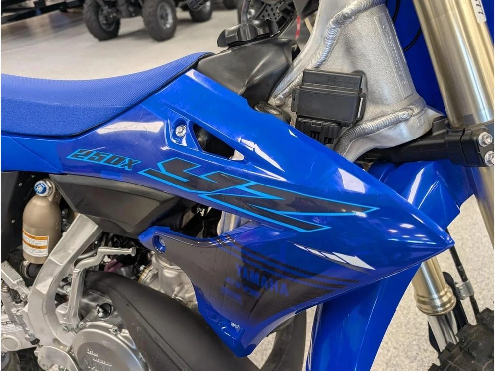 2024 Yamaha Yz250x alt