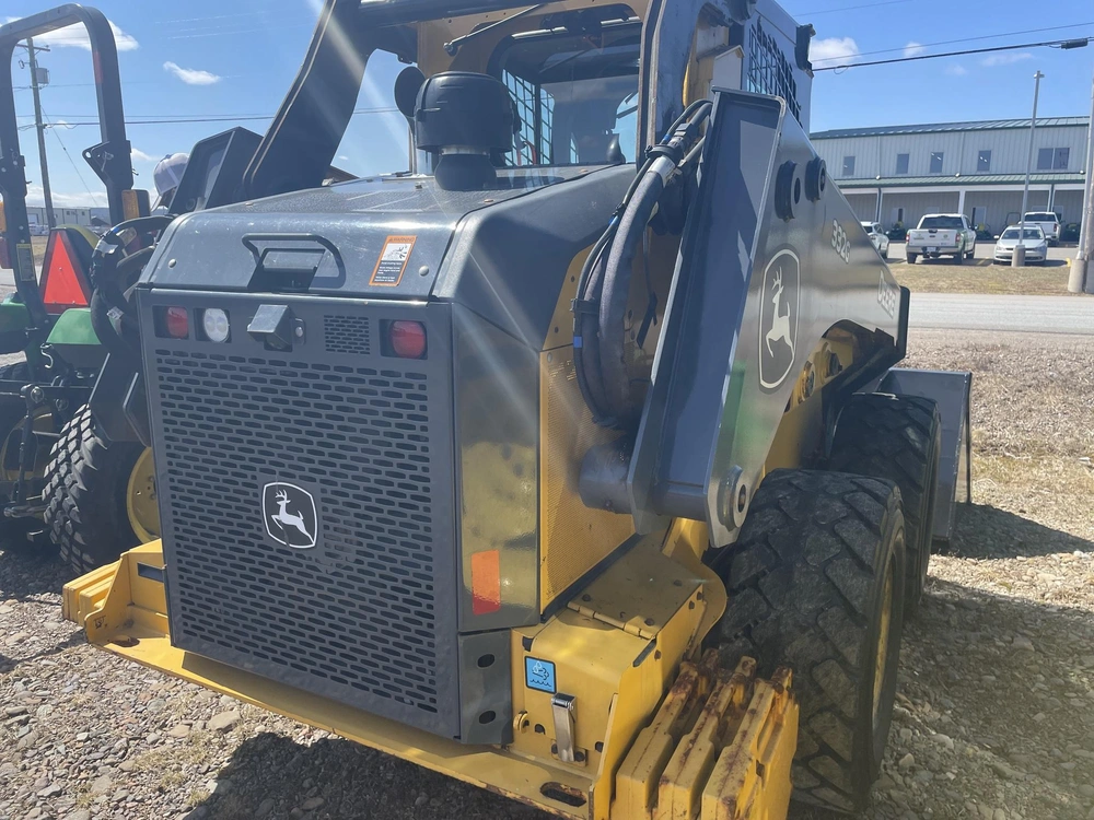 John Deere 332g 2023 alt