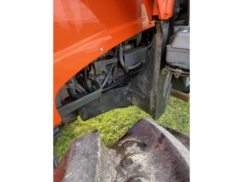 Kubota M110 2010