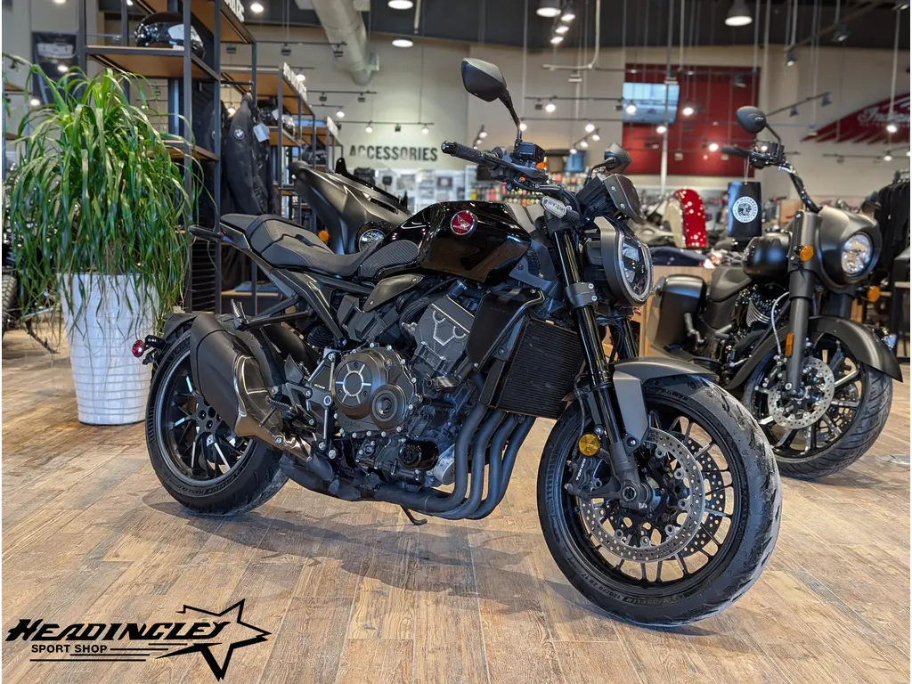 2022 Honda CB1000R // Graphite Black