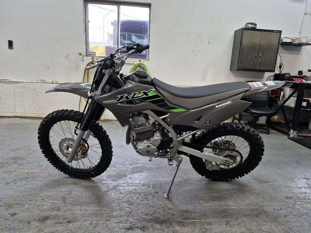 Kawasaki Klx230r Gris 2025 alt