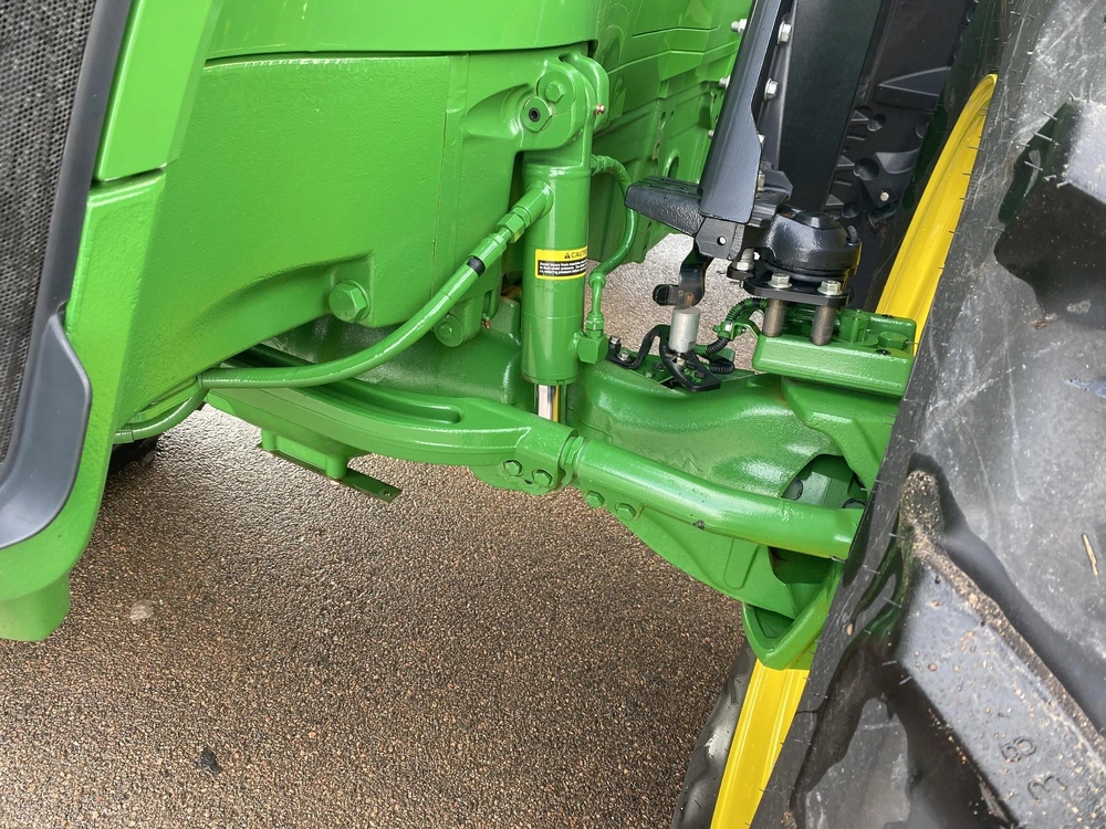 2023 John Deere 7r 210 alt