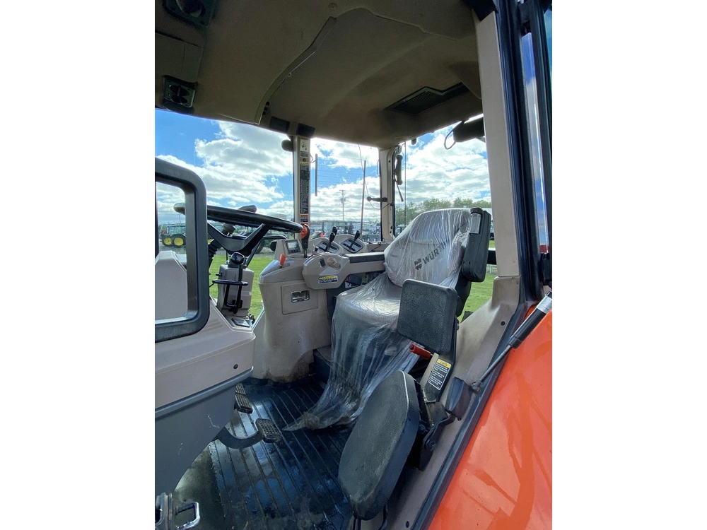 Kubota M110 2010