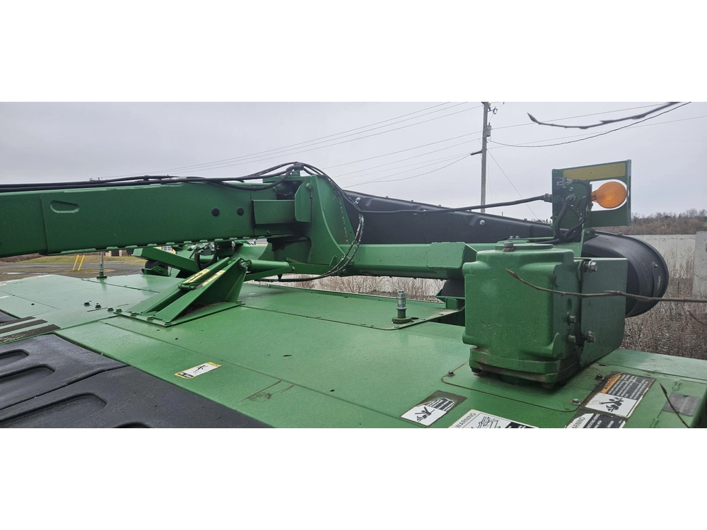 2015 John Deere 956 alt