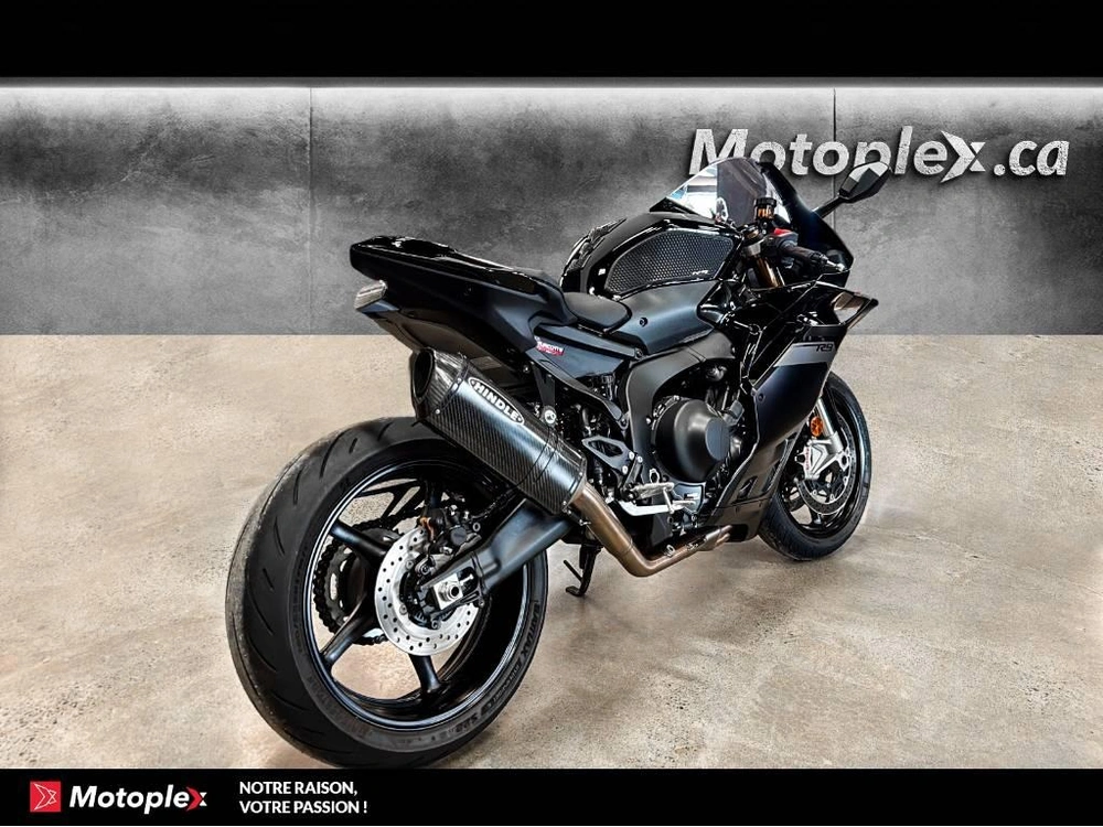 Yamaha R9 Full Options 2025 alt