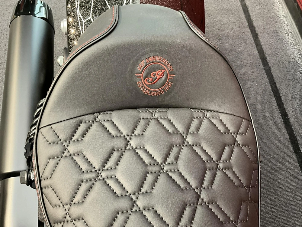 Indian Motorcycle Scout Bobber Edition 125e Anniversaire 2026 alt