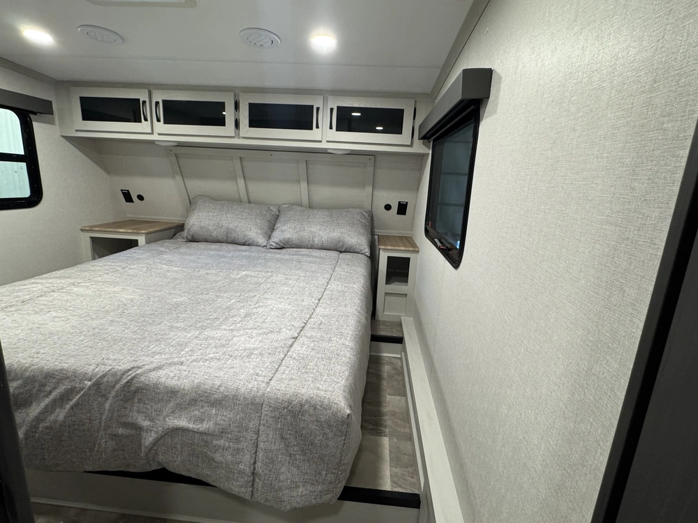 Coachmen Chaparral 27bar 2026 alt