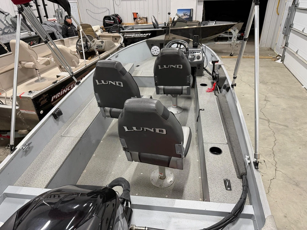 2014 Lund Boat Co 1600 Fury alt