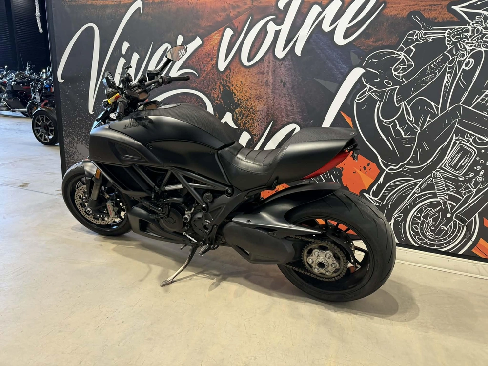 Ducati Diavel 2015 alt