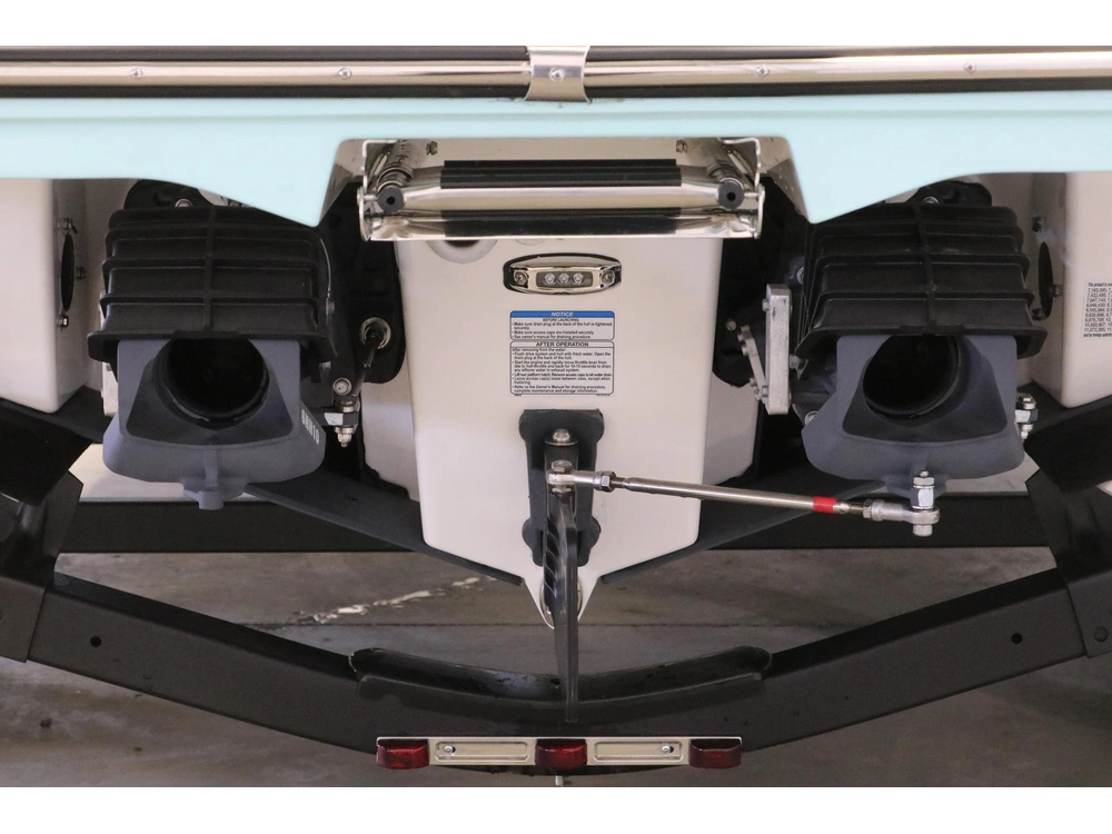 2026 Yamaha 222s alt